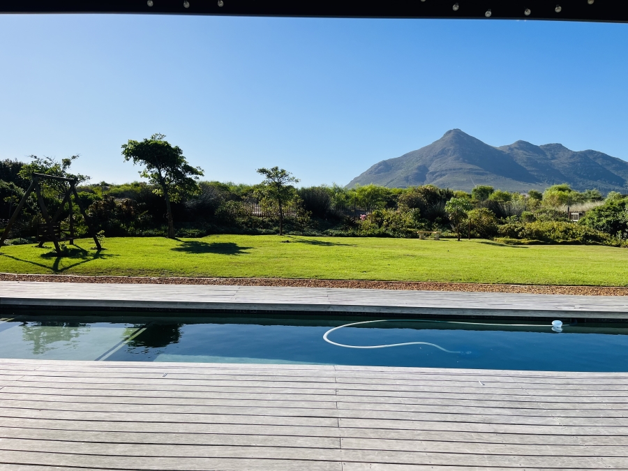 4 Bedroom Property for Sale in Lake Michelle Western Cape